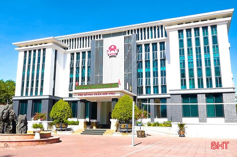 Trụ sở UBND thị trấn được xây dựng khang trang, hiện đại 9-9662.jpg
