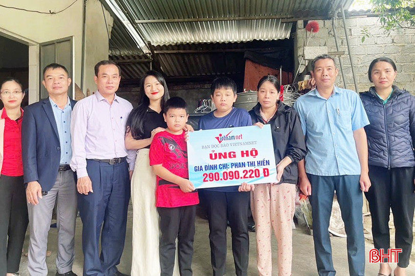 Thông qua sự kết nối của PV VietNamNet tại Hà Tĩnh, gia đình chị Phan Thị Hiền hộ nghèo ở xã Quang Lộc (Can Lộc) được ủng hộ hơn 290 triệu đồng. bqbht_br_z6662354928118-844372b1c3fdcb6a4e5431eb6a71beea.jpg