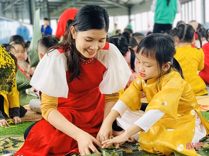 Học sinh mầm non Trí Đức trải nghiệm không gian tết xưa