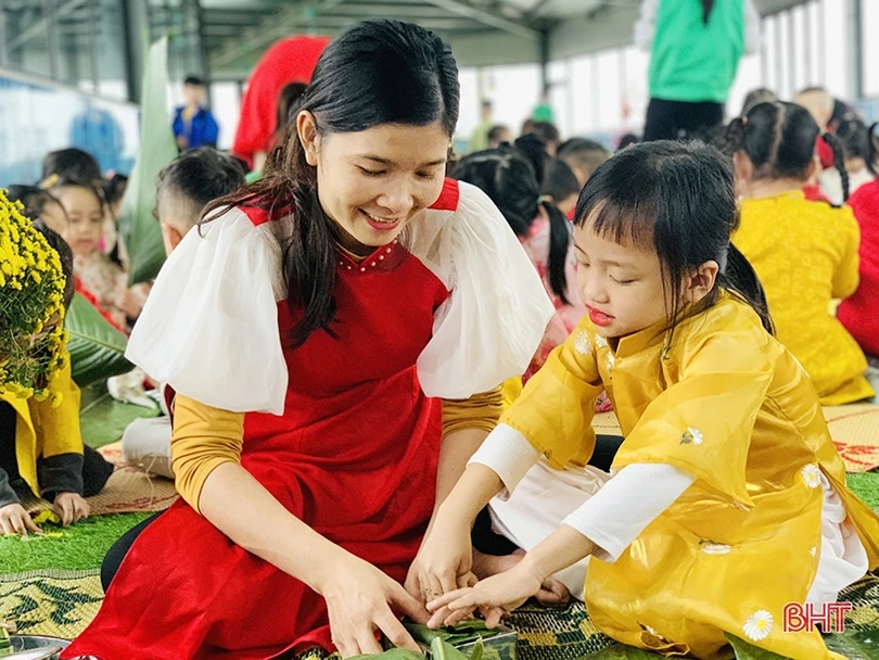 Học sinh mầm non Trí Đức trải nghiệm không gian tết xưa