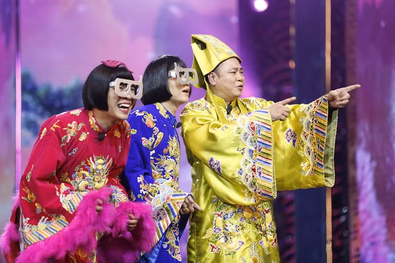 Táo Quân 2023: Thừa câu chuyện, thiếu điểm nhấn