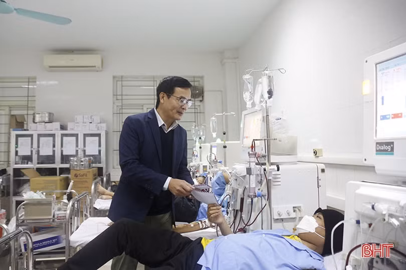 Xoa dịu nỗi đau cho bệnh nhân chạy thận ở Hà Tĩnh