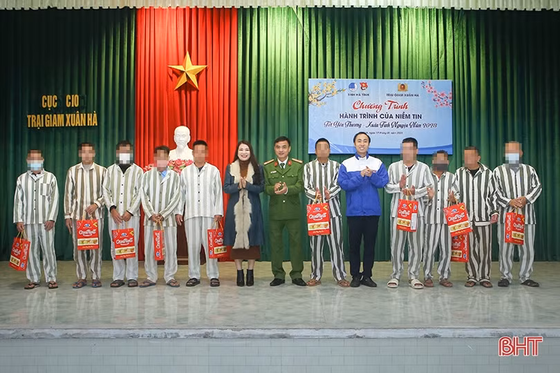 Tết yêu thương đến với phạm nhân Trại giam Xuân Hà
