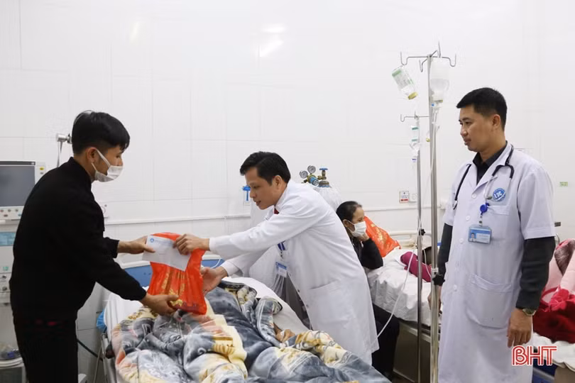 Các cơ sở y tế Hà Tĩnh chăm lo chu đáo cho bệnh nhân ở lại điều trị