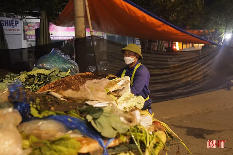 Giao thừa của những người thầm lặng làm sạch phố phường Hà Tĩnh