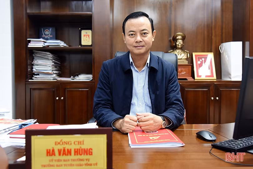 Bảo vệ nền tảng tư tưởng của Đảng: Xây là trọng tâm, chống phải có phương pháp