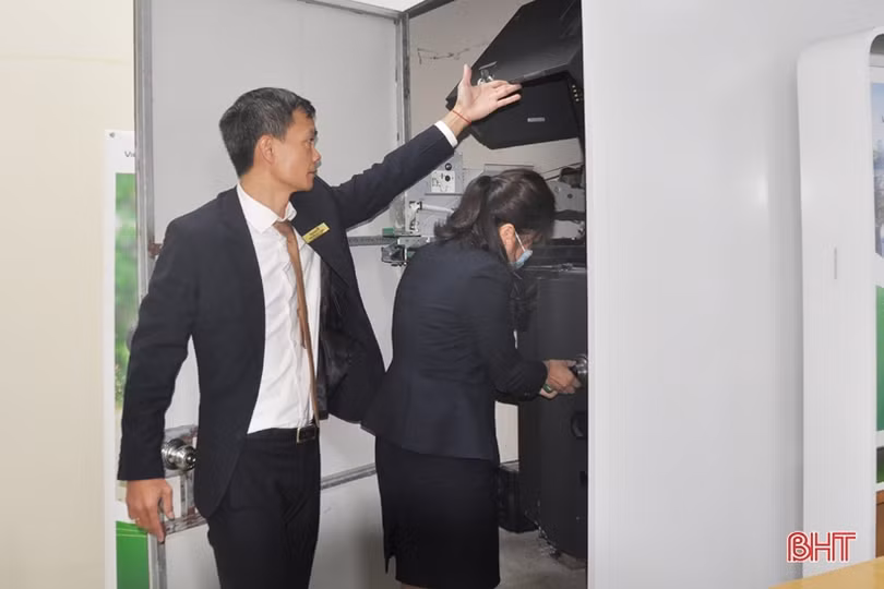 Đảm bảo nhu cầu tiền mặt cho người dân Hà Tĩnh dịp tết Nguyên đán