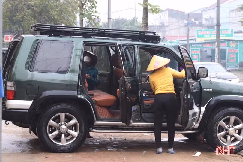 Dịch vụ rửa xe tất bật những ngày cuối năm