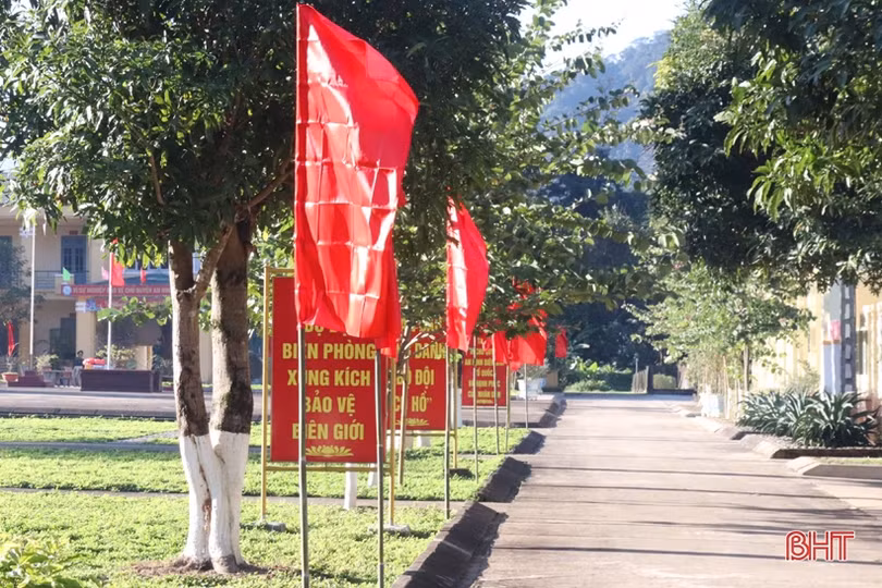 Vui xuân không quên nhiệm vụ ở Đồn Biên phòng Hương Quang