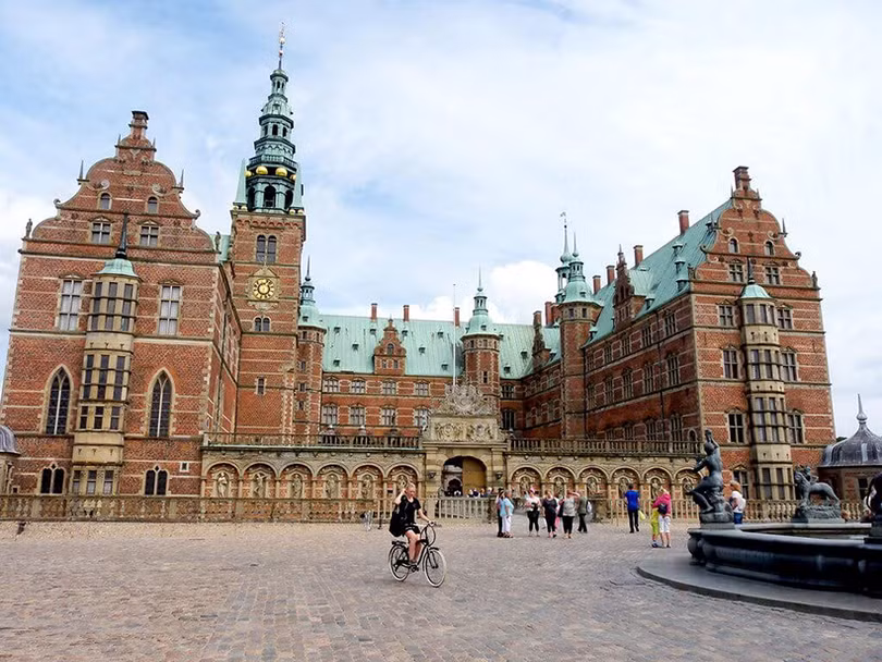 Vé máy bay đi Đan Mạch - đến với quốc gia hạnh phúc