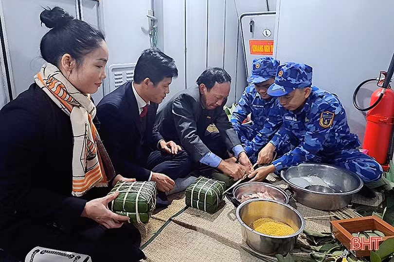 Đón năm mới trên tàu cảnh sát biển ở Hà Tĩnh