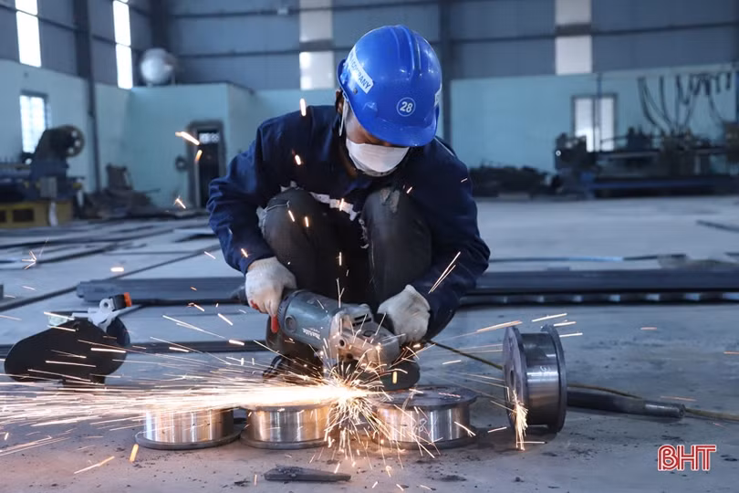 Người lao động Hà Tĩnh tích cực hưởng ứng phong trào thi đua của tổ chức công đoàn