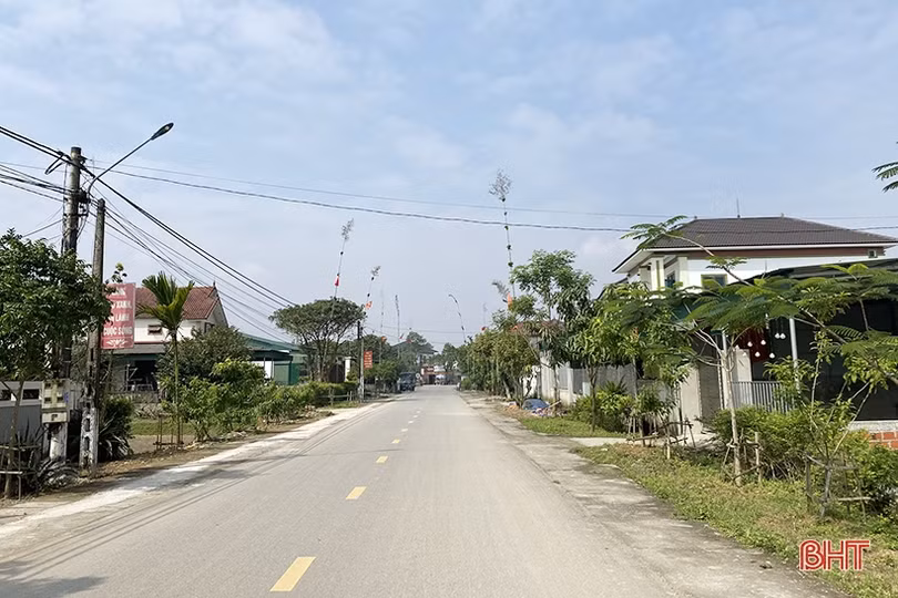 Người dân những xã nông thôn mới nâng cao rộn ràng đón tết