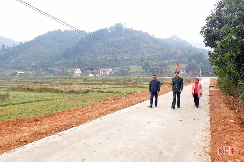 Mổ lợn, chia gạo nếp hỗ trợ bà con dân tộc Chứt đón tết