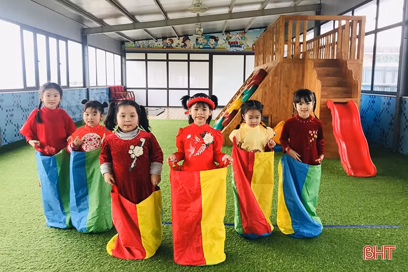 Học sinh mầm non Trí Đức trải nghiệm không gian tết xưa