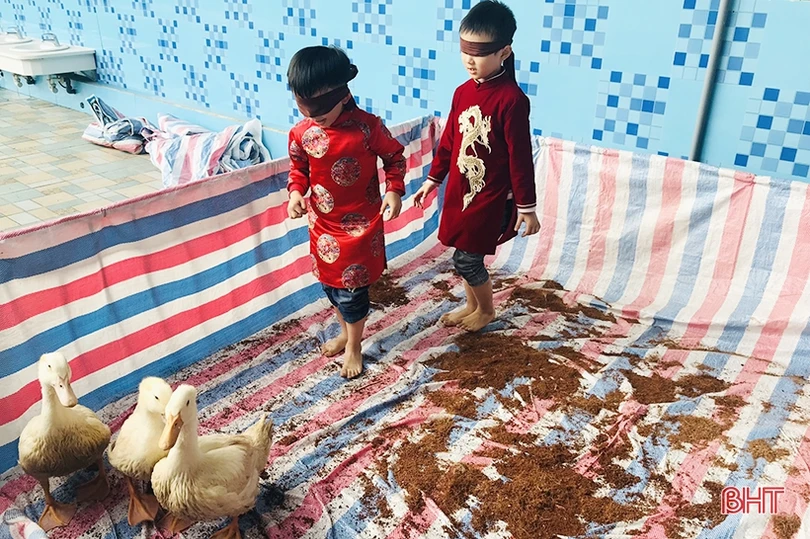 Học sinh mầm non Trí Đức trải nghiệm không gian tết xưa