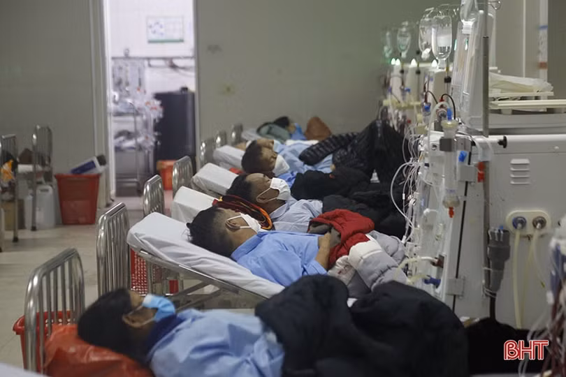 Xoa dịu nỗi đau cho bệnh nhân chạy thận ở Hà Tĩnh