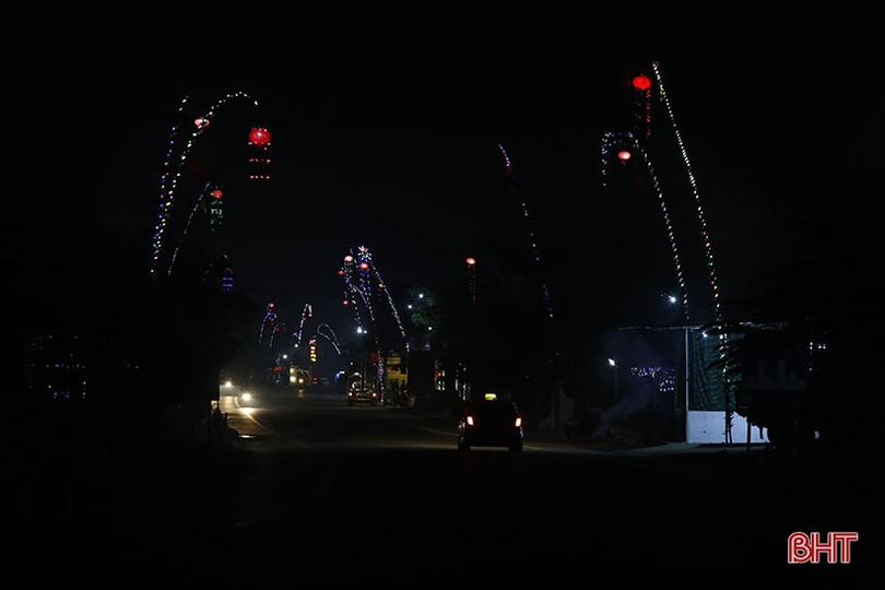 Chiêm ngưỡng những cung đường nêu lung linh ngày tết ở Hà Tĩnh