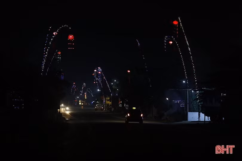 Chiêm ngưỡng những cung đường nêu lung linh ngày tết ở Hà Tĩnh