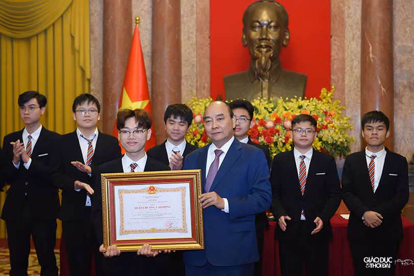 “Chàng trai vàng Hóa học” Phan Xuân Hành: Nỗ lực hết mình, bạn sẽ thành công!