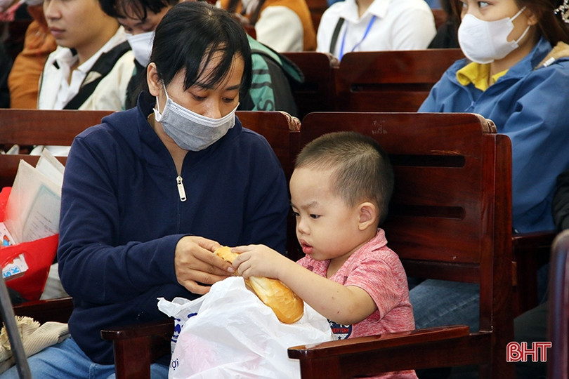 Khởi hành “Chuyến xe 0 đồng”, đưa gần 500 sinh viên, công nhân nghèo về Hà Tĩnh đón tết