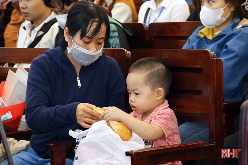 Khởi hành “Chuyến xe 0 đồng”, đưa gần 500 sinh viên, công nhân nghèo về Hà Tĩnh đón tết