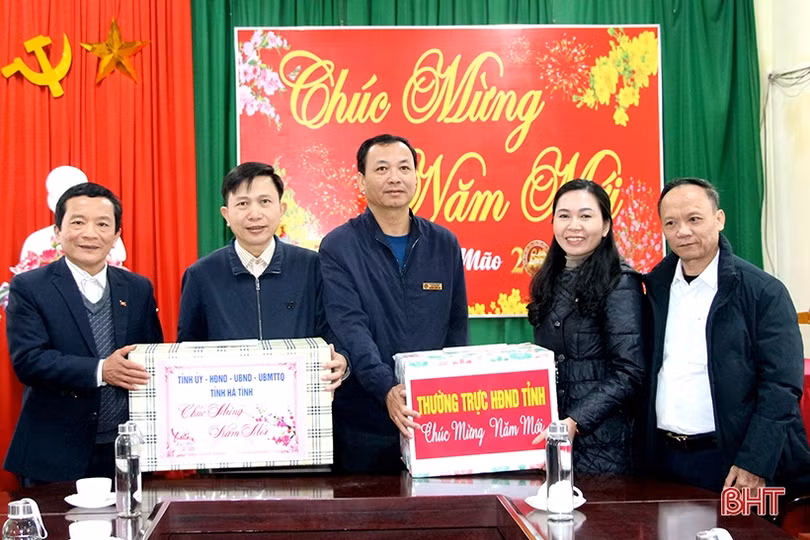 Tiếp tục chăm sóc, nuôi dưỡng, đảm bảo tết no ấm cho các đối tượng bảo trợ xã hội 