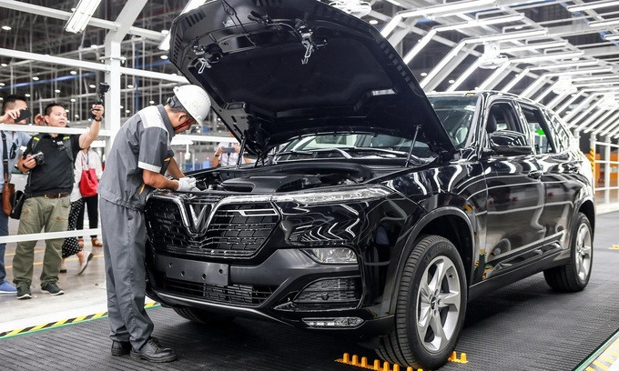Chưa bao giờ người Việt mua ô tô nhiều như năm 2022 - 1 Chưa bao giờ người Việt mua ô tô nhiều như năm 2022