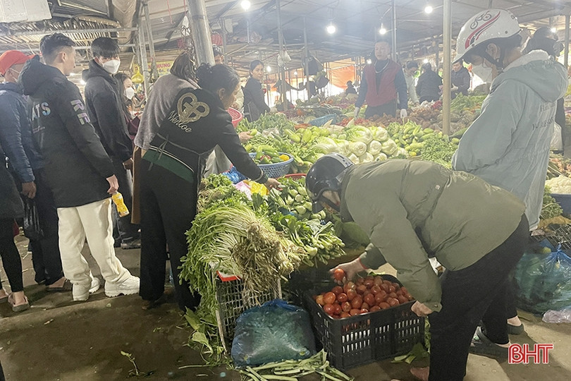 Hương vị riêng ở chợ truyền thống Hà Tĩnh ngày cuối năm