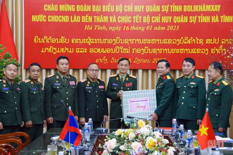 Góp phần xây dựng mối quan hệ đoàn kết Việt - Lào ngày càng phát triển