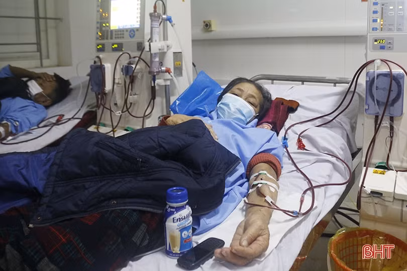 Xoa dịu nỗi đau cho bệnh nhân chạy thận ở Hà Tĩnh