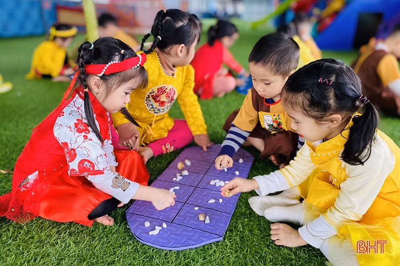 Học sinh mầm non Trí Đức trải nghiệm không gian tết xưa