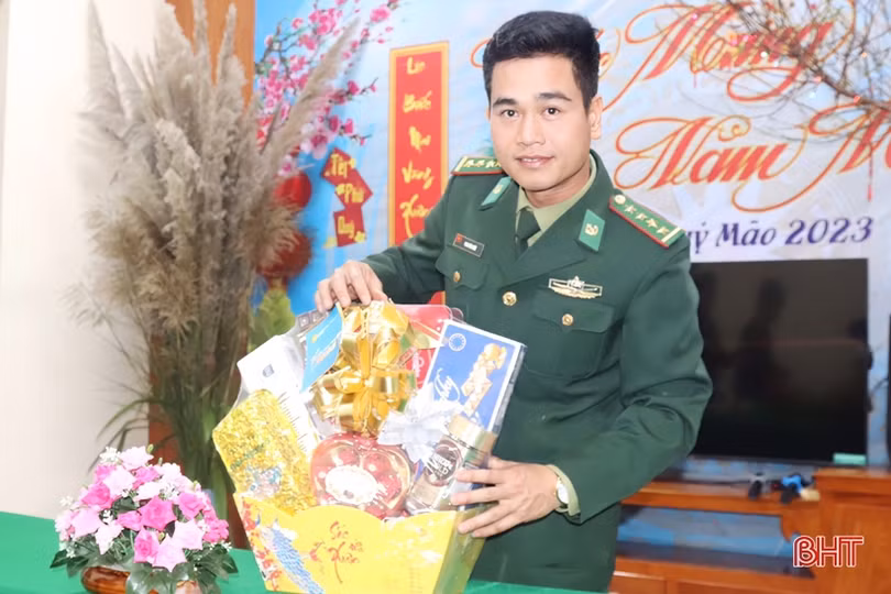Vui xuân không quên nhiệm vụ ở Đồn Biên phòng Hương Quang