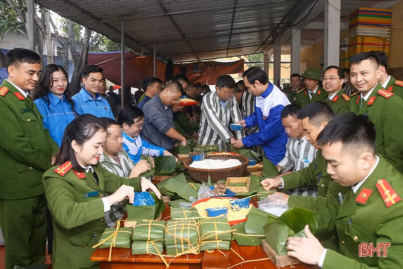 Tết yêu thương đến với phạm nhân Trại giam Xuân Hà