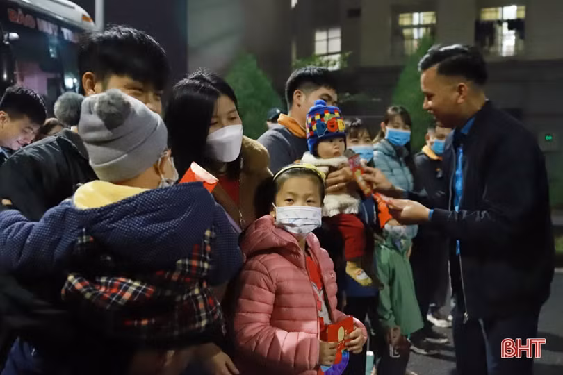 Những chuyến xe miễn phí đưa công nhân Formosa Hà Tĩnh về quê đón tết