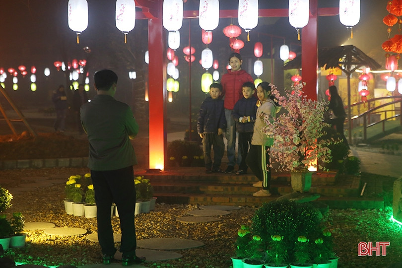 Người dân Hà Tĩnh náo nức đi lễ chùa