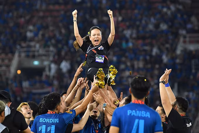Madam Pang thưởng hơn 14 tỷ đồng cho ĐT Thái Lan sau khi vô địch AFF Cup 2022