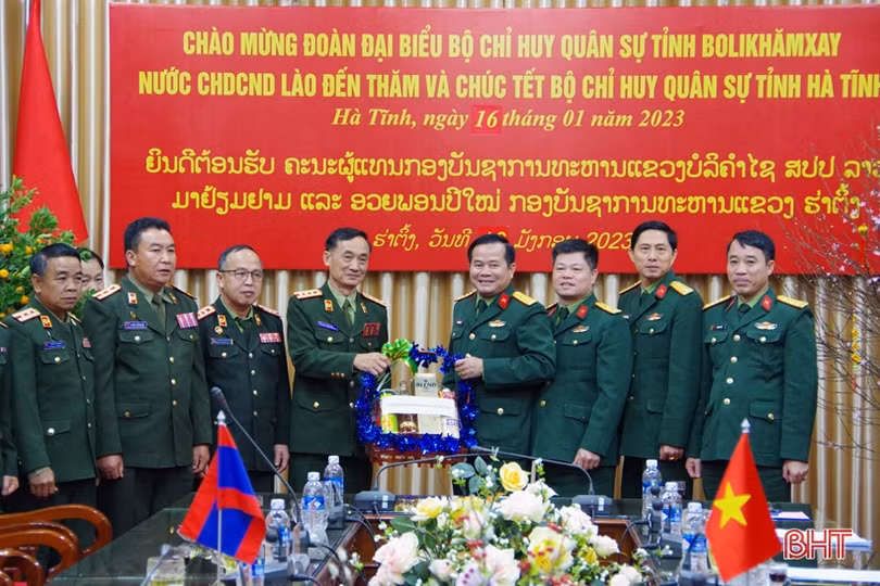 Góp phần xây dựng mối quan hệ đoàn kết Việt - Lào ngày càng phát triển