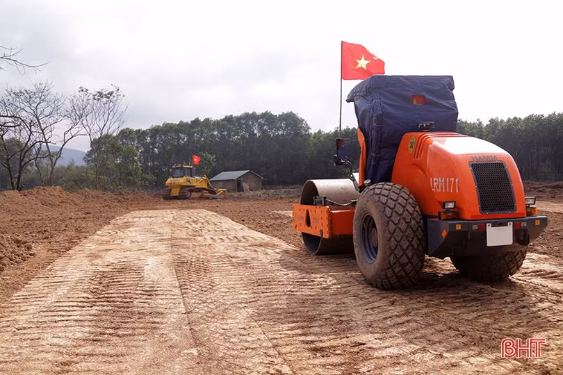 Công trường cao tốc Bắc – Nam đoạn Hà Tĩnh nhộn nhịp ngày cận tết