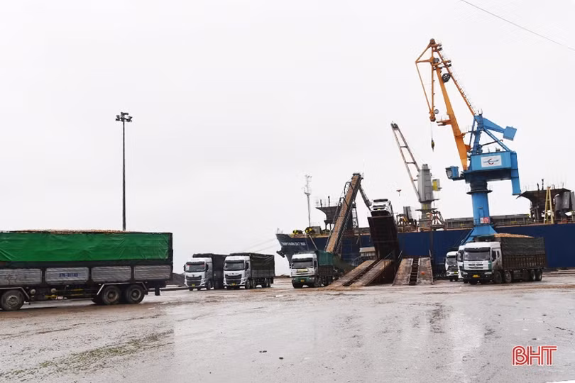 Đảm bảo an toàn, thông suốt cho các cửa khẩu Hà Tĩnh trong dịp tết