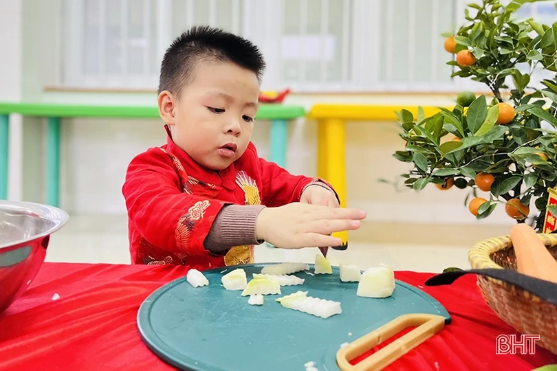 Học sinh mầm non Trí Đức trải nghiệm không gian tết xưa