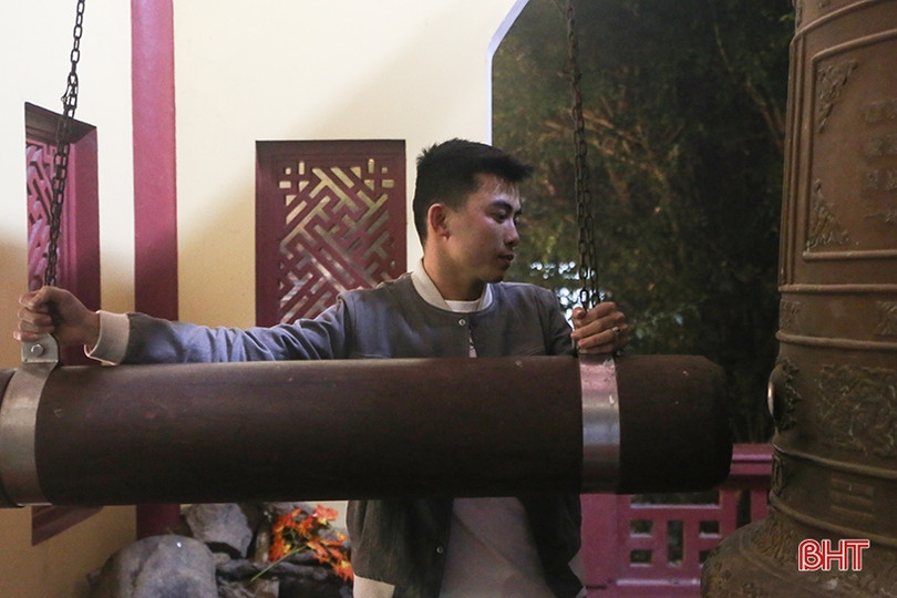 Người dân Hà Tĩnh náo nức đi lễ chùa