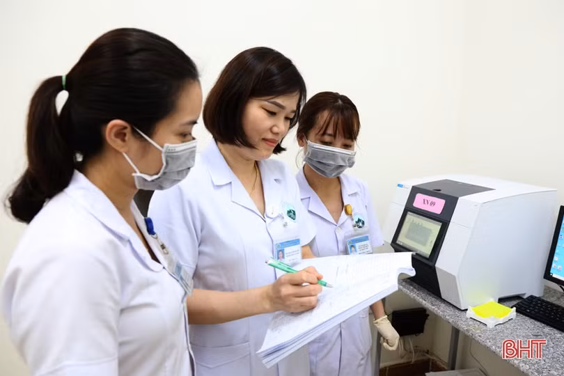 Sâu nặng tình yêu nghề chữa bệnh cứu người