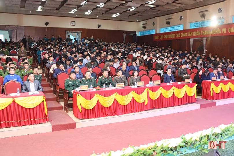 Cẩm Xuyên gặp mặt thanh niên lên đường làm nhiệm vụ bảo vệ Tổ quốc