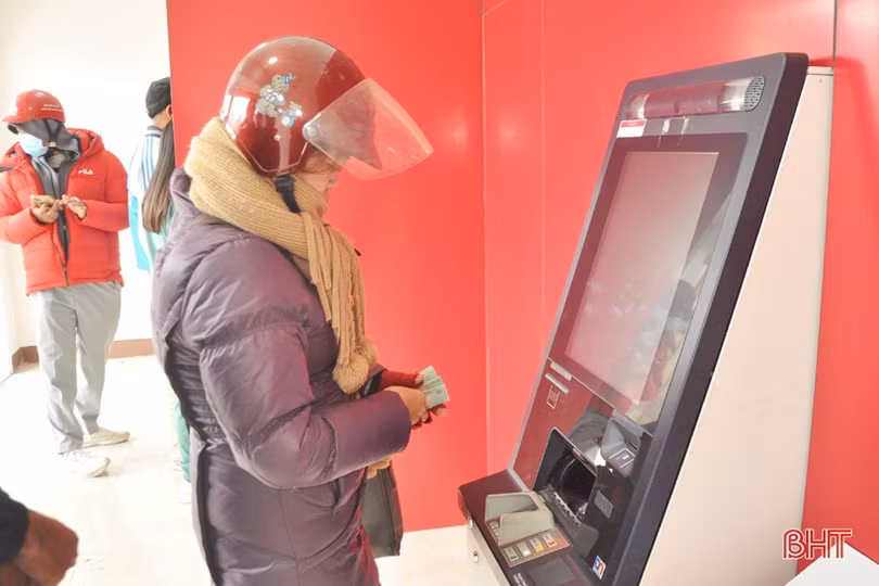 Đảm bảo nhu cầu tiền mặt cho người dân Hà Tĩnh dịp tết Nguyên đán