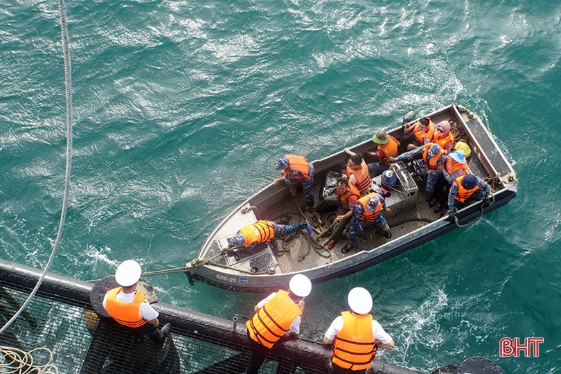 Đón tết cùng chiến sỹ nhà giàn DK1