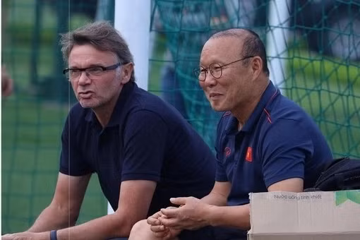 HLV Philippe Troussier sắp thay ông Park Hang-seo