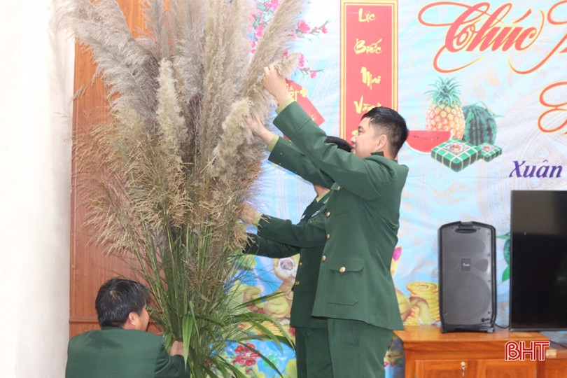 Vui xuân không quên nhiệm vụ ở Đồn Biên phòng Hương Quang