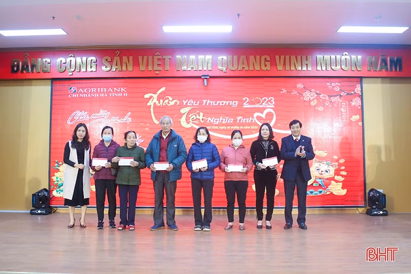 Bí thư Tỉnh ủy dự Chương trình “Xuân yêu thương, Tết nghĩa tình” do Agribank Chi nhánh Hà Tĩnh II tổ chức