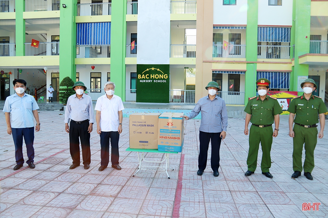Tuyên truyền để người dân chủ động phòng chống dịch, phát huy vai trò tổ Covid cộng đồng